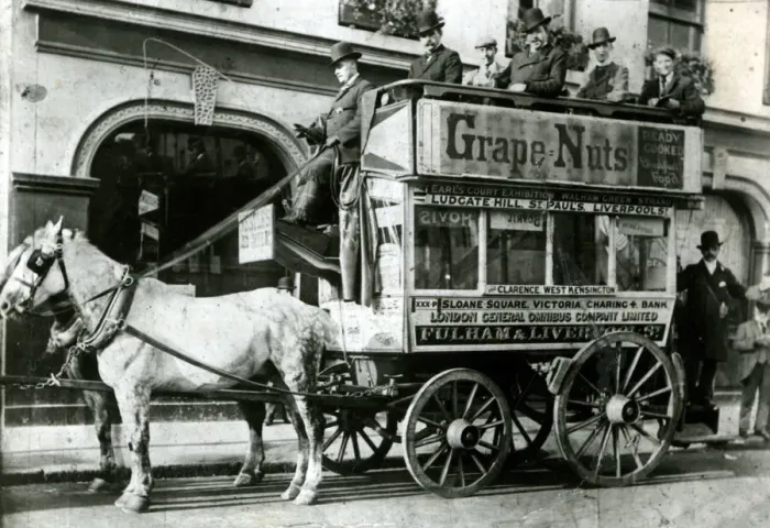 Framed Print : Horse-drawn bus, London Framed Print : Horse-drawn bus, London