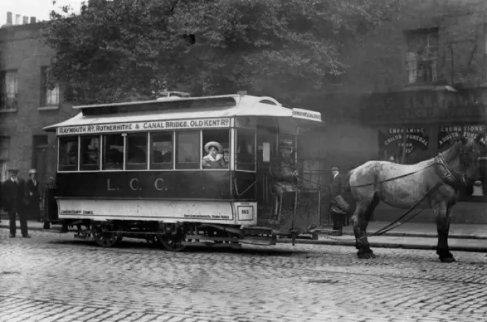 Framed Print : Horse-Drawn Tram (1913) Framed Print : Horse-Drawn Tram (1913)