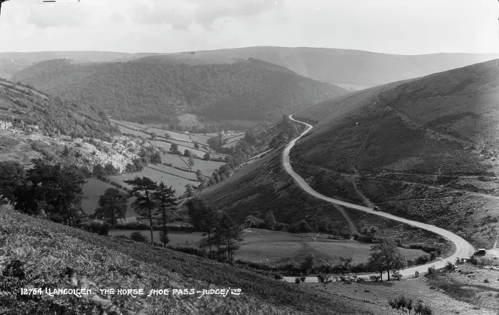 Framed Print : The Horse Shoe Pass Framed Print : The Horse Shoe Pass
