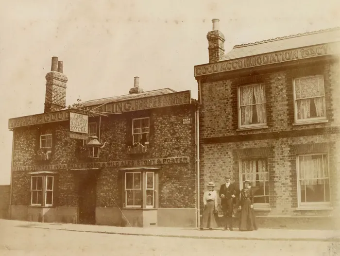 Framed Print : Four Horseshoes Railway Hotel, 51 Park Street, Thame, Oxon, publican J Young, offering a variety of ales, as well as stout and porter, with good stabling, and horses, traps and brakes for hire. Date: circa 1890 Framed Print : Four Horseshoes Railway Hotel, 51 Park Street, Thame, Oxon, publican J Young, offering a variety of ales, as well as stout and porter, with good stabling, and horses, traps and brakes for hire. Date: circa 1890