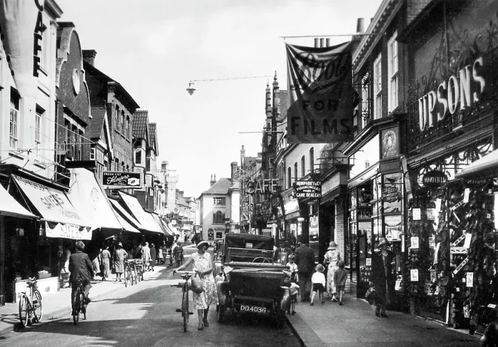 Framed Print : Horsham West Street and Middle Street probably 1920s Framed Print : Horsham West Street and Middle Street probably 1920s