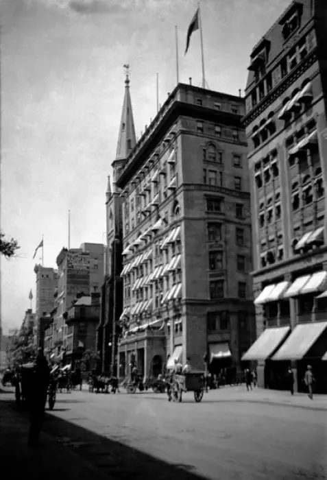 Framed Print : Hotel Hollandaise, 5th Avenue, New York Framed Print : Hotel Hollandaise, 5th Avenue, New York
