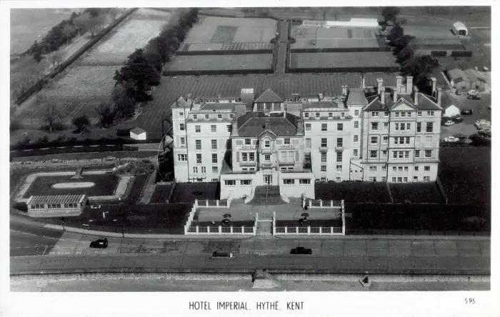 Framed Print : Hotel Imperial, Princes Parade, Hythe, Kent Framed Print : Hotel Imperial, Princes Parade, Hythe, Kent