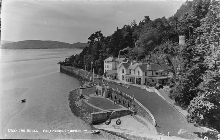 Framed Print : The Hotel at Portmeirion Framed Print : The Hotel at Portmeirion