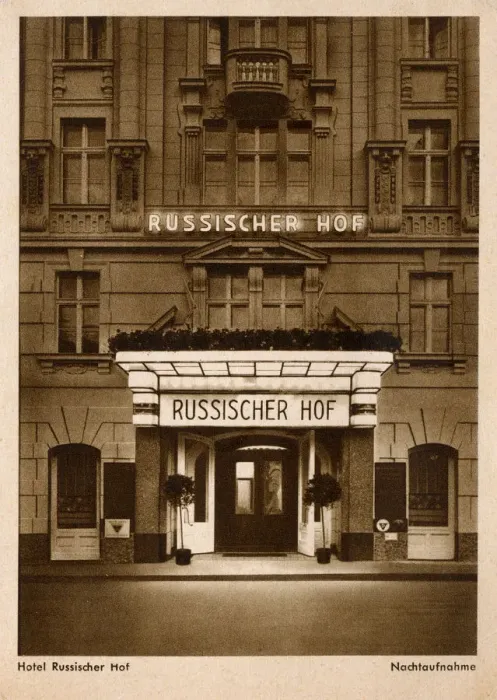 Framed Print : Hotel Russischer Hof - Grand Hotel de Russia - Berlin Framed Print : Hotel Russischer Hof - Grand Hotel de Russia - Berlin