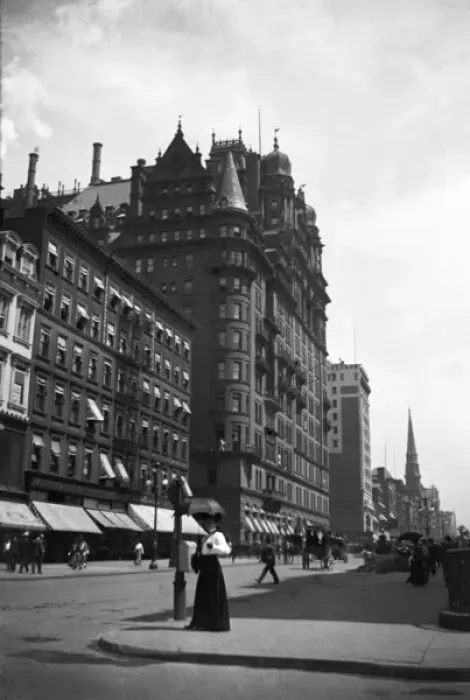 Framed Print : Hotel Waldorf Astoria, 5th Avenue, New York Framed Print : Hotel Waldorf Astoria, 5th Avenue, New York