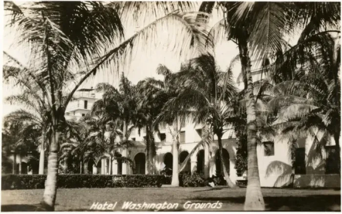 Framed Print : Hotel Washington Grounds Framed Print : Hotel Washington Grounds