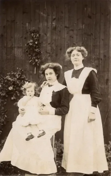 Framed Print : Two Housemaids and toddler - Edwardian England Framed Print : Two Housemaids and toddler - Edwardian England