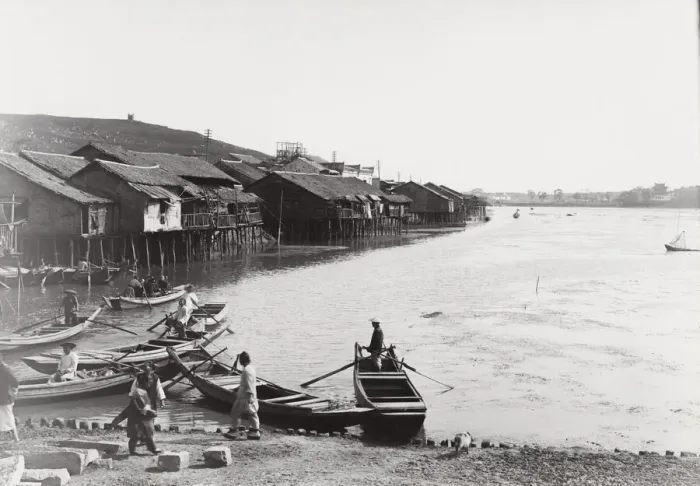 Framed Print : Houses and boats, Yangtze River, Hanyang, Wuhan area, China Framed Print : Houses and boats, Yangtze River, Hanyang, Wuhan area, China
