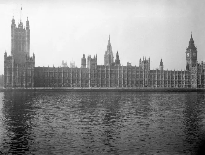 Framed Print : Houses of Parliament Framed Print : Houses of Parliament