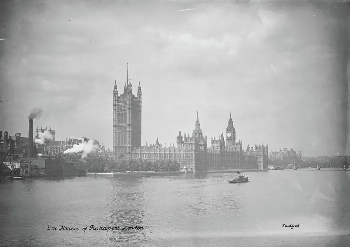 Framed Print : Houses of Parliament, London Framed Print : Houses of Parliament, London