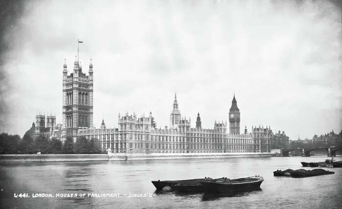 Framed Print : Houses of Parliament, London Framed Print : Houses of Parliament, London