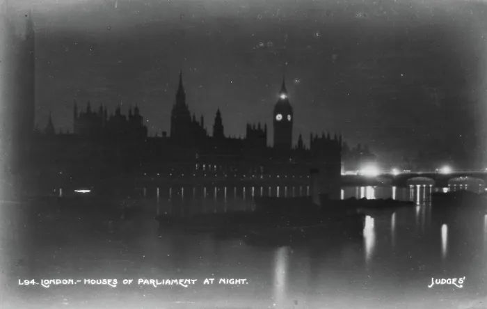 Framed Print : Houses of Parliament at Night Framed Print : Houses of Parliament at Night