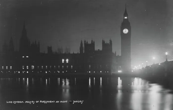 Framed Print : Houses of Parliament at Night Framed Print : Houses of Parliament at Night