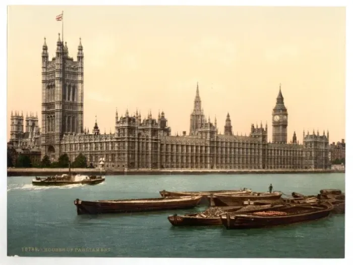 Framed Print : Houses of Parliament from the river, London, England Framed Print : Houses of Parliament from the river, London, England