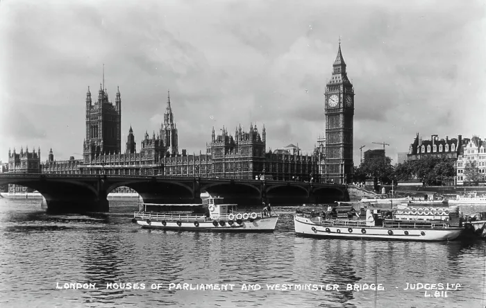 Framed Print : Houses of Parliament and Westminster Bridge Framed Print : Houses of Parliament and Westminster Bridge
