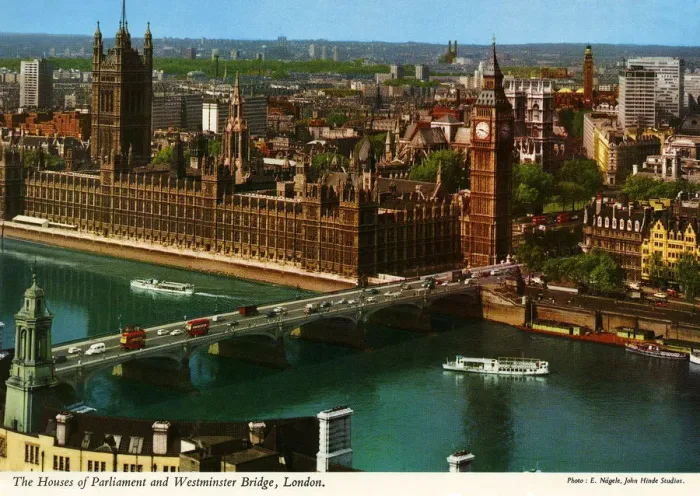 Framed Print : The Houses of Parliament and Westminster Bridge, London Framed Print : The Houses of Parliament and Westminster Bridge, London