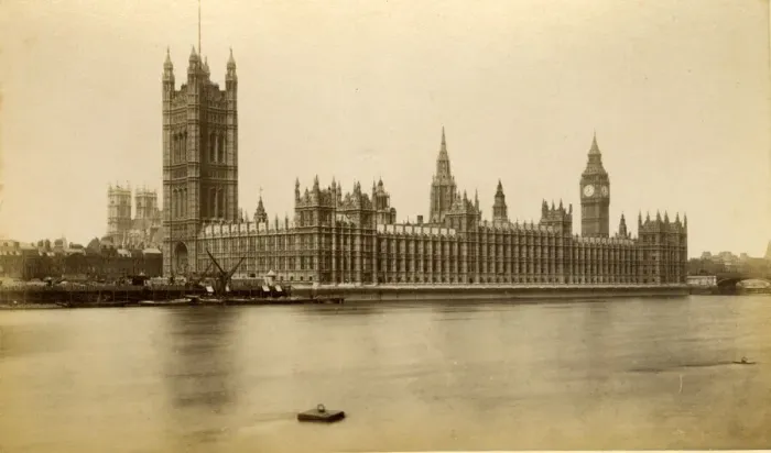 Framed Print : The Houses of Parliament, Westminster, London Framed Print : The Houses of Parliament, Westminster, London