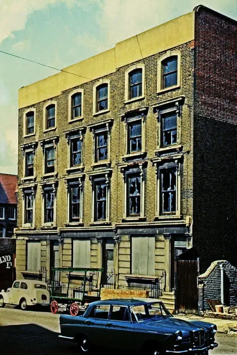 Framed Print : Houses wait for demolition, Farringdon Road, London Framed Print : Houses wait for demolition, Farringdon Road, London