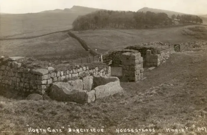 Framed Print : Housesteads Fort on Hadrians Wall, Northumberland