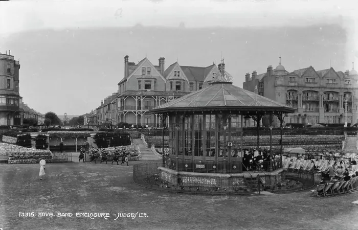 Framed Print : Hove Bandstand in the Enclosure Framed Print : Hove Bandstand in the Enclosure