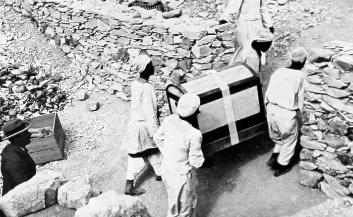 Framed Print : Howard Carter - artifacts removed from tomb of Tutankhamen Framed Print : Howard Carter - artifacts removed from tomb of Tutankhamen
