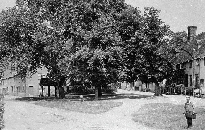 Framed Print : Hoxne Church Street early 1900s Framed Print : Hoxne Church Street early 1900s