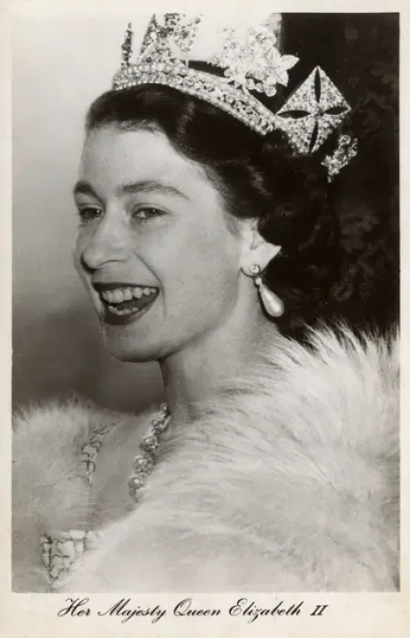 Framed Print : HRH Queen Elizabeth II Framed Print : HRH Queen Elizabeth II