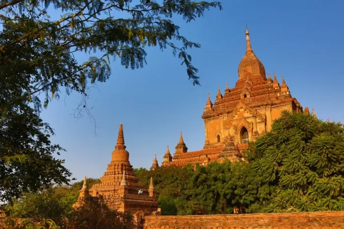 Framed Print : Htilominlo Temple in Bagan, Myanmar Framed Print : Htilominlo Temple in Bagan, Myanmar