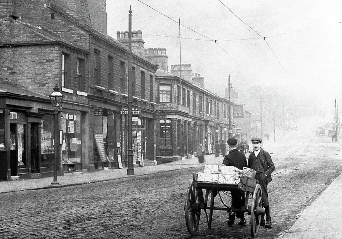 Framed Print : Huddersfield Chapel Hill early 1900s Framed Print : Huddersfield Chapel Hill early 1900s