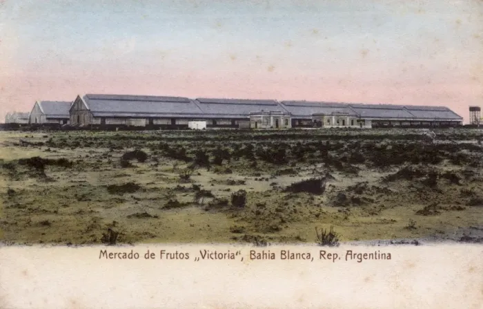 Framed Print : The huge Victoria Fruit Market - Bahia Blanca, Argentina Framed Print : The huge Victoria Fruit Market - Bahia Blanca, Argentina