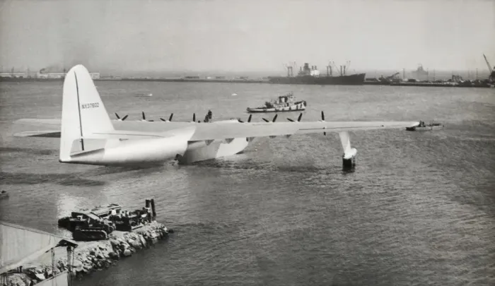 Framed Print : Hughes H-4 Hercules / Spruce Goose Framed Print : Hughes H-4 Hercules / Spruce Goose