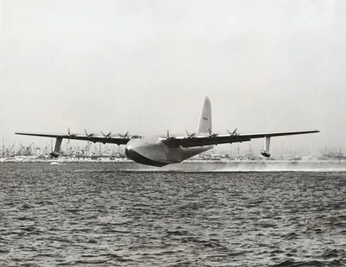 Framed Print : Hughes H-4 Hercules / Spruce Goose Framed Print : Hughes H-4 Hercules / Spruce Goose