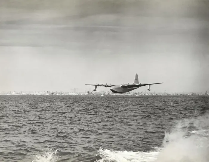 Framed Print : Hughes H-4 Hercules / Spruce Goose Framed Print : Hughes H-4 Hercules / Spruce Goose