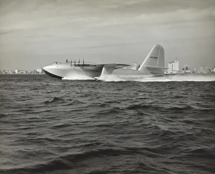 Framed Print : Hughes H-4 Hercules / Spruce Goose Framed Print : Hughes H-4 Hercules / Spruce Goose