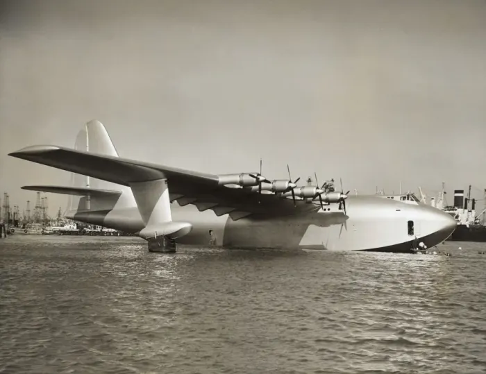 Framed Print : Hughes H-4 Hercules / Spruce Goose Framed Print : Hughes H-4 Hercules / Spruce Goose