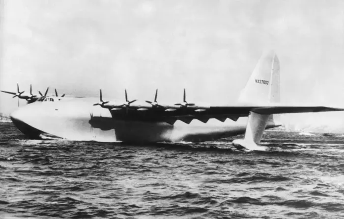 Framed Print : Hughes H-4 Hercules / Spruce Goose Framed Print : Hughes H-4 Hercules / Spruce Goose