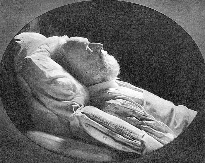 Framed Print : HUGO DEAD PHOTO Framed Print : HUGO DEAD PHOTO