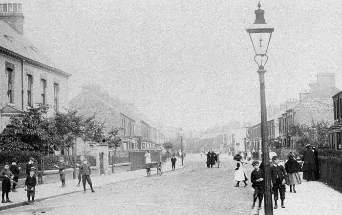 Framed Print : Hull - Alexandra Road Framed Print : Hull - Alexandra Road