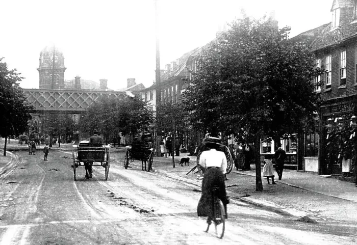 Framed Print : Hungerford High Street early 1900s Framed Print : Hungerford High Street early 1900s
