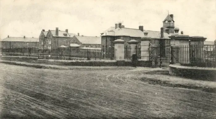 Framed Print : Hunslet Union Workhouse, Rothwell, West Yorkshire Framed Print : Hunslet Union Workhouse, Rothwell, West Yorkshire