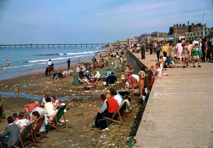 Framed Print : Hunstanton - South Parade and beach Framed Print : Hunstanton - South Parade and beach