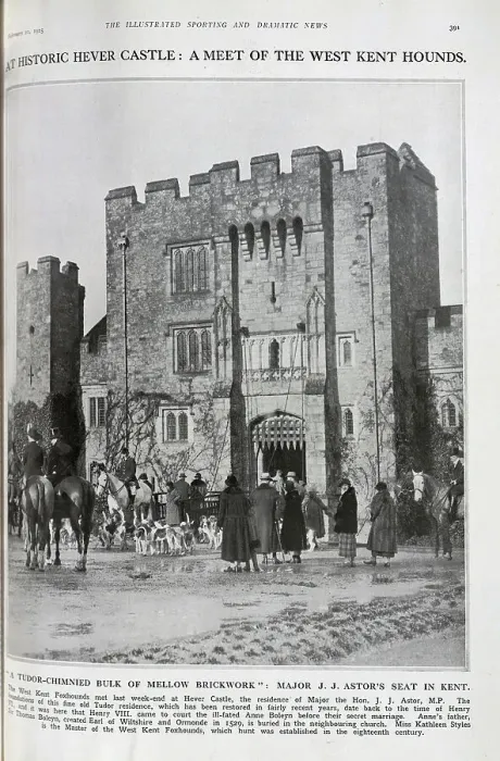 Framed Print : Hunt Meet at Hever Castle Framed Print : Hunt Meet at Hever Castle
