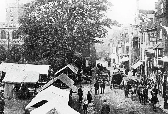 Framed Print : Huntingdon Market Hill early 1900s Framed Print : Huntingdon Market Hill early 1900s