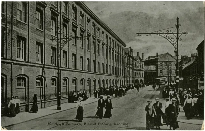 Framed Print : Huntley & Palmers Girls leaving work - Reading, Berkshire Framed Print : Huntley & Palmers Girls leaving work - Reading, Berkshire