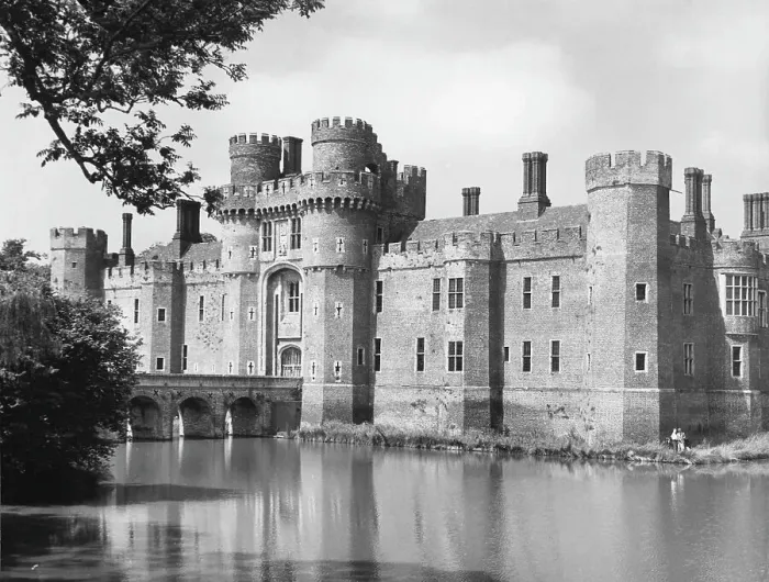 Framed Print : Hurstmonceaux Castle Framed Print : Hurstmonceaux Castle