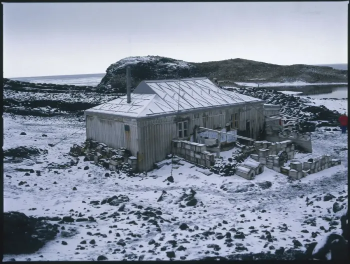 Framed Print : Hut / Shackleton / Antarctic Framed Print : Hut / Shackleton / Antarctic