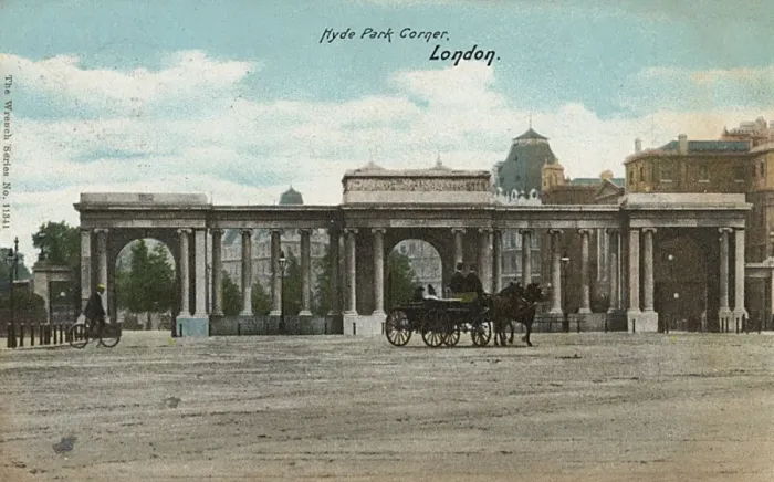 Framed Print : Hyde Park Corner, London Framed Print : Hyde Park Corner, London