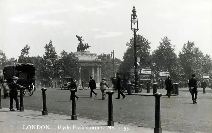 Framed Print : Hyde Park Corner, London Framed Print : Hyde Park Corner, London