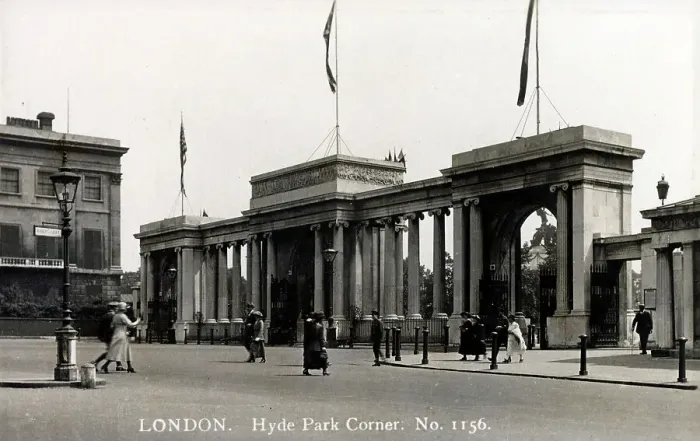 Framed Print : Hyde Park Corner, London Framed Print : Hyde Park Corner, London